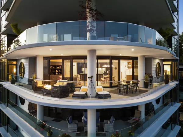 White Rock, BC V4B 2J6,14825 Thrift AVE #701