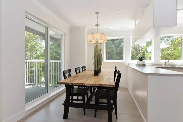 Surrey, BC V3R 0W2,9650 148 ST #309