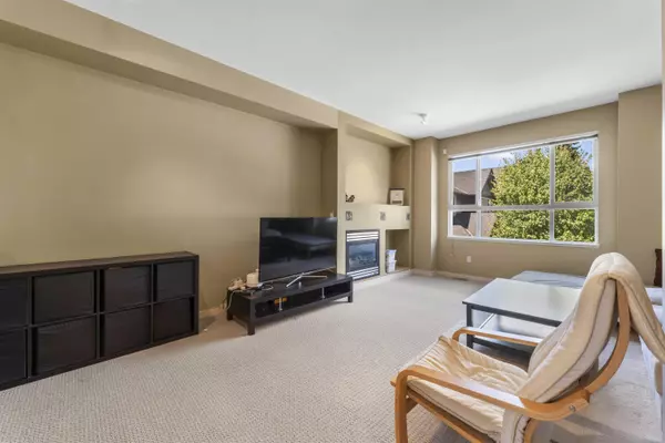 Richmond, BC V6Y 4J1,7733 Heather ST #37