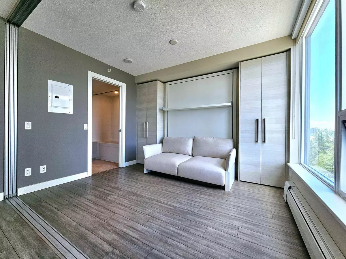 Surrey, BC V3T 1V6,13398 104 AVE #1606