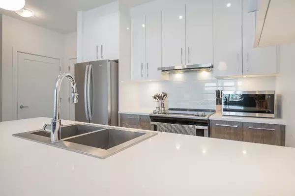 Langley, BC V2Y 0Y5,20829 77a AVE #413