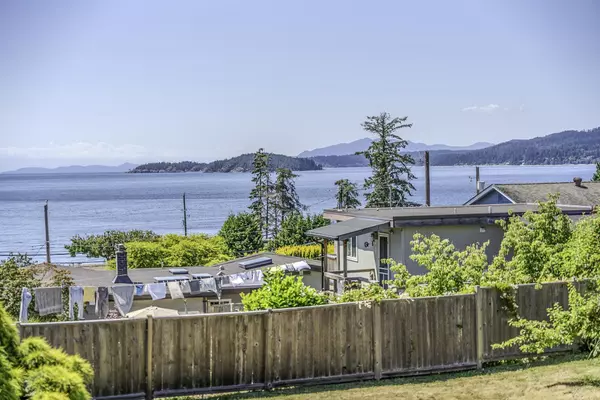 Sechelt, BC V7Z 0B5,4793 Laurel AVE