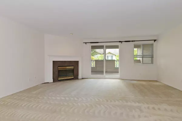 Surrey, BC V3W 0R8,13888 70 AVE #122