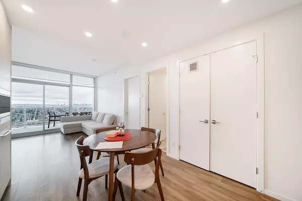 Burnaby, BC V5C 0L2,1888 Gilmore AVE #3607