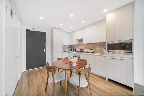 Burnaby, BC V5C 0L2,1888 Gilmore AVE #3607