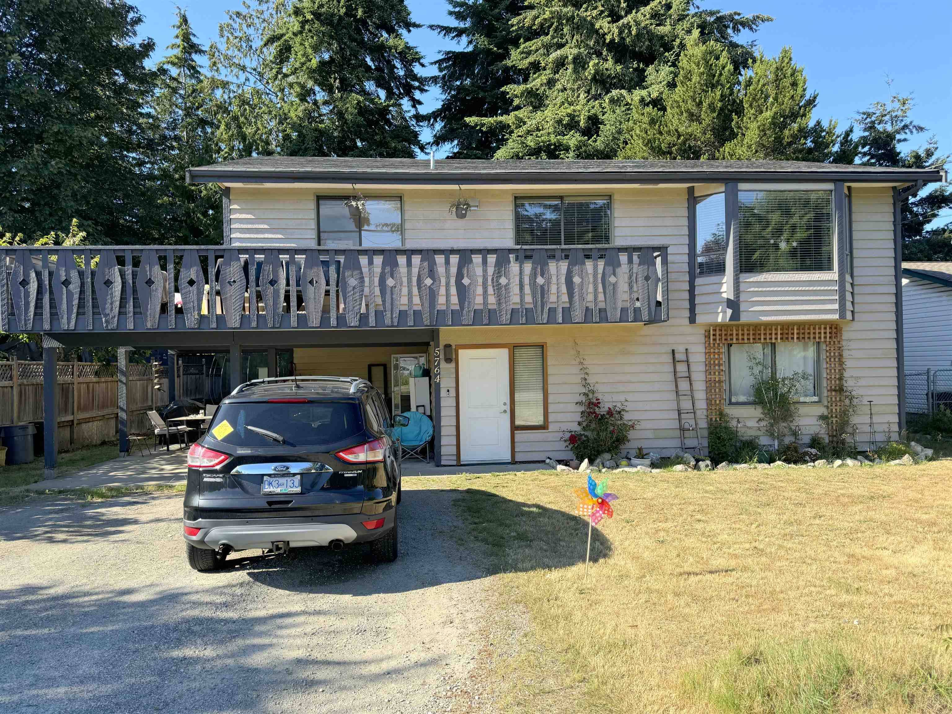5764 Neptune RD, Sechelt, BC V0N 3A0