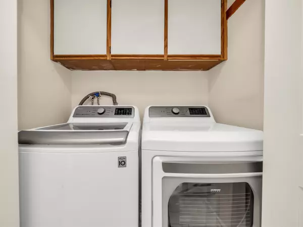 White Rock, BC V4B 3V6,1459 Blackwood ST #209