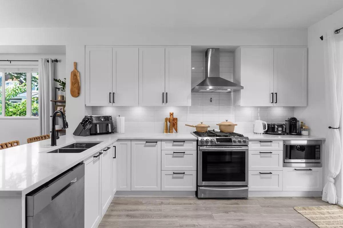 Port Coquitlam, BC V3B 0P1,2145 Prairie AVE #1