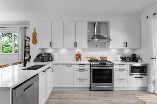 2145 Prairie AVE #1, Port Coquitlam, BC V3B 0P1