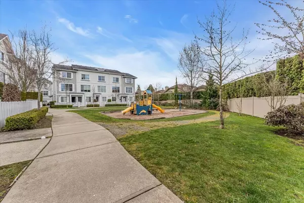 16228 16 AVE #7, Surrey, BC V4A 1S7