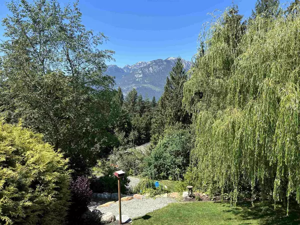 Squamish, BC V0N 1T0,1072 Glacier View DR