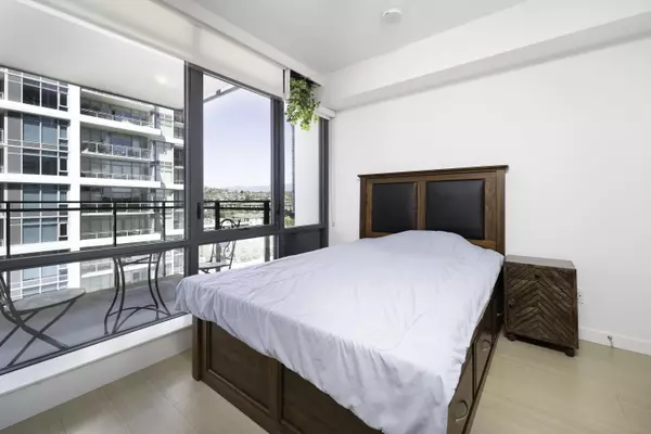 Burnaby, BC V5C 0K2,2378 Alpha AVE #1709