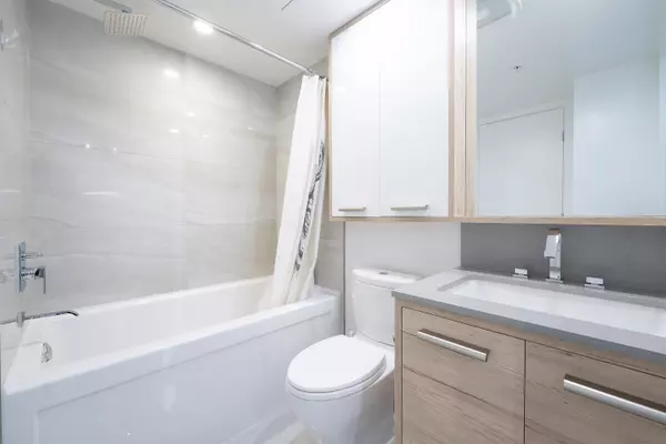 Burnaby, BC V5C 0K2,2378 Alpha AVE #1709