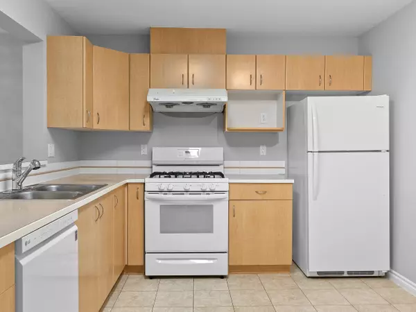 Surrey, BC V3R 0X7,15210 Guildford DR #420