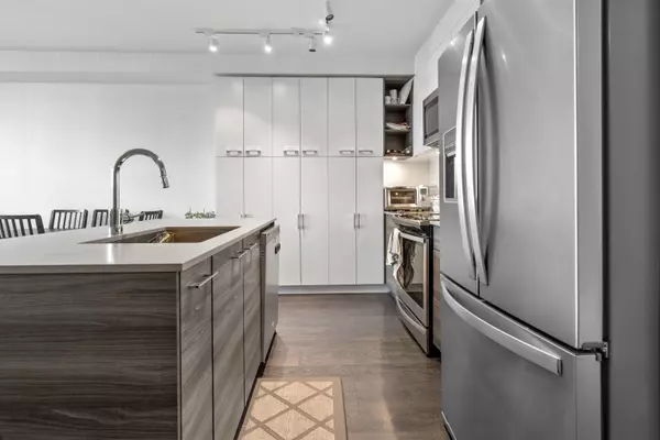 Surrey, BC V3T 0M9,13963 105 BLVD #302