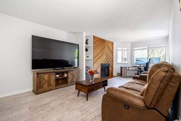 Burnaby, BC V3N 4R2,9620 Manchester DR #203