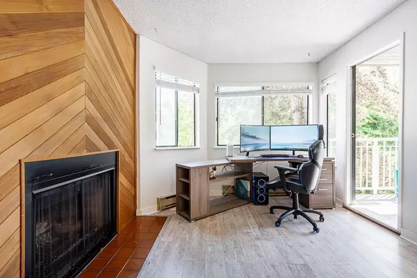 Burnaby, BC V3N 4R2,9620 Manchester DR #203