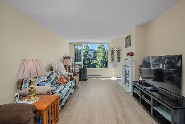 Maple Ridge, BC V2X 3N8,12148 224th ST #304