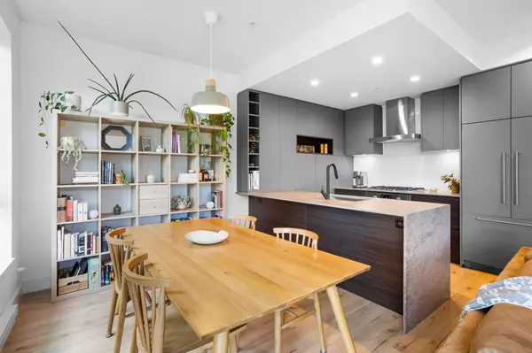 Port Moody, BC V3H 0L9,3131 Murray ST #324