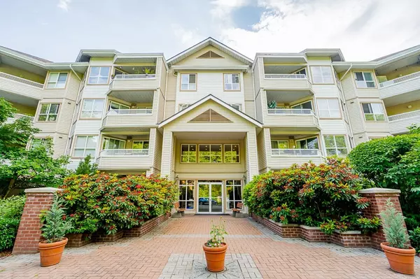 8139 121a ST #416,  Surrey,  BC V3W 0Z2