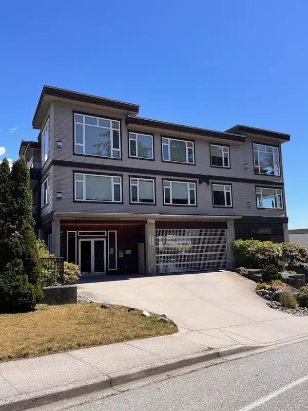 Sechelt, BC V7Z 0K5,5780 Trail AVE #1