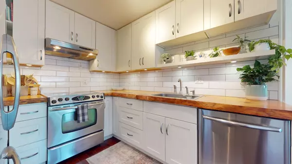 Squamish, BC V8B 0M3,40180 Willow CRES #E201