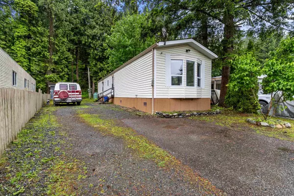 Cultus Lake, BC V2R 5B4,3942 Columbia Valley RD #99