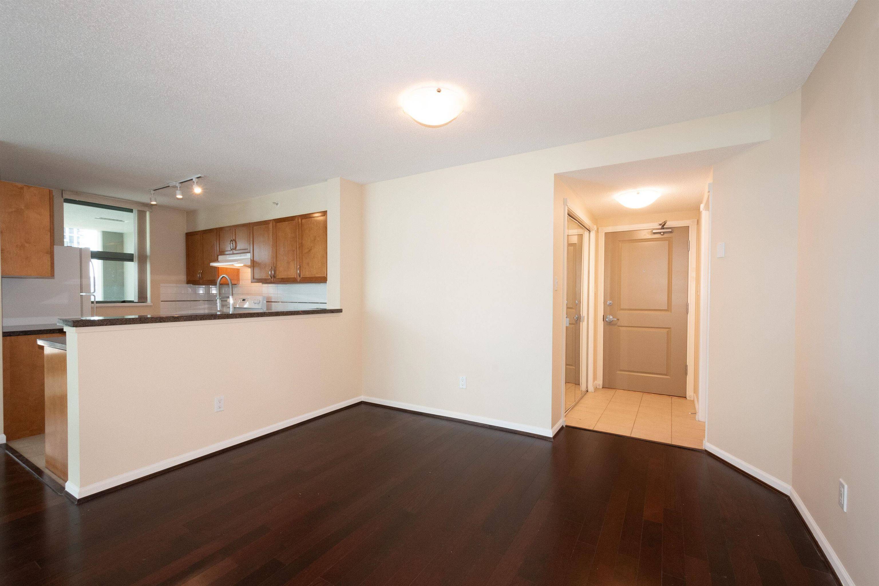 Burnaby, BC V5C 6R7,4398 Buchanan ST #901