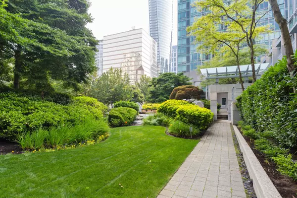 Vancouver, BC V6E 4R2,1200 W Georgia ST #2208