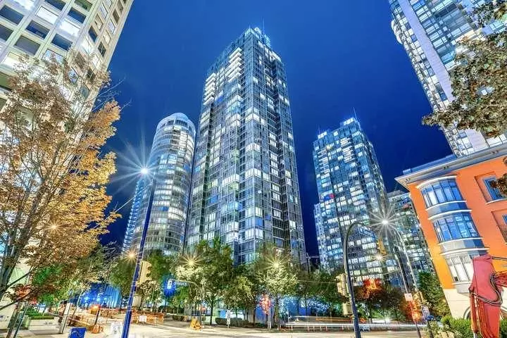 Vancouver, BC V6E 4R2,1200 W Georgia ST #2208