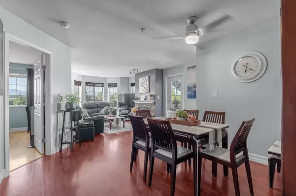 Surrey, BC V3R 0W8,15268 105 AVE #422