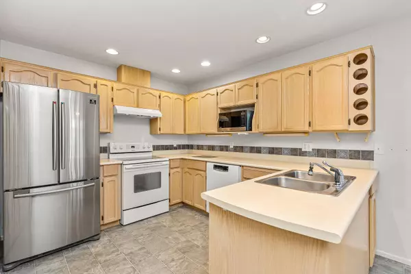 Langley, BC V3A 8C5,19649 53 AVE #34