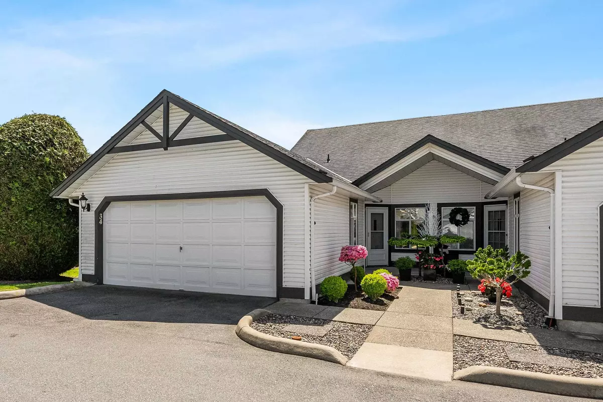 Langley, BC V3A 8C5,19649 53 AVE #34