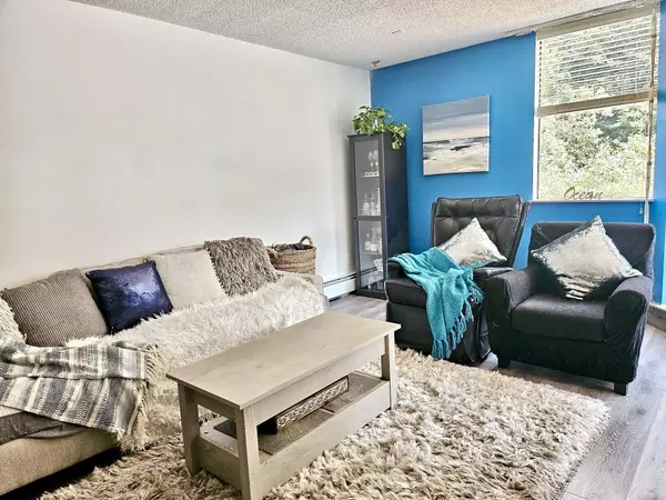 White Rock, BC V4B 3X7,1480 Foster ST #304