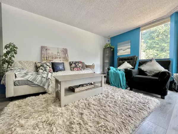 White Rock, BC V4B 3X7,1480 Foster ST #304