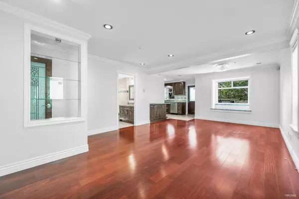 Vancouver, BC V6P 5B7,8483 Cornish ST