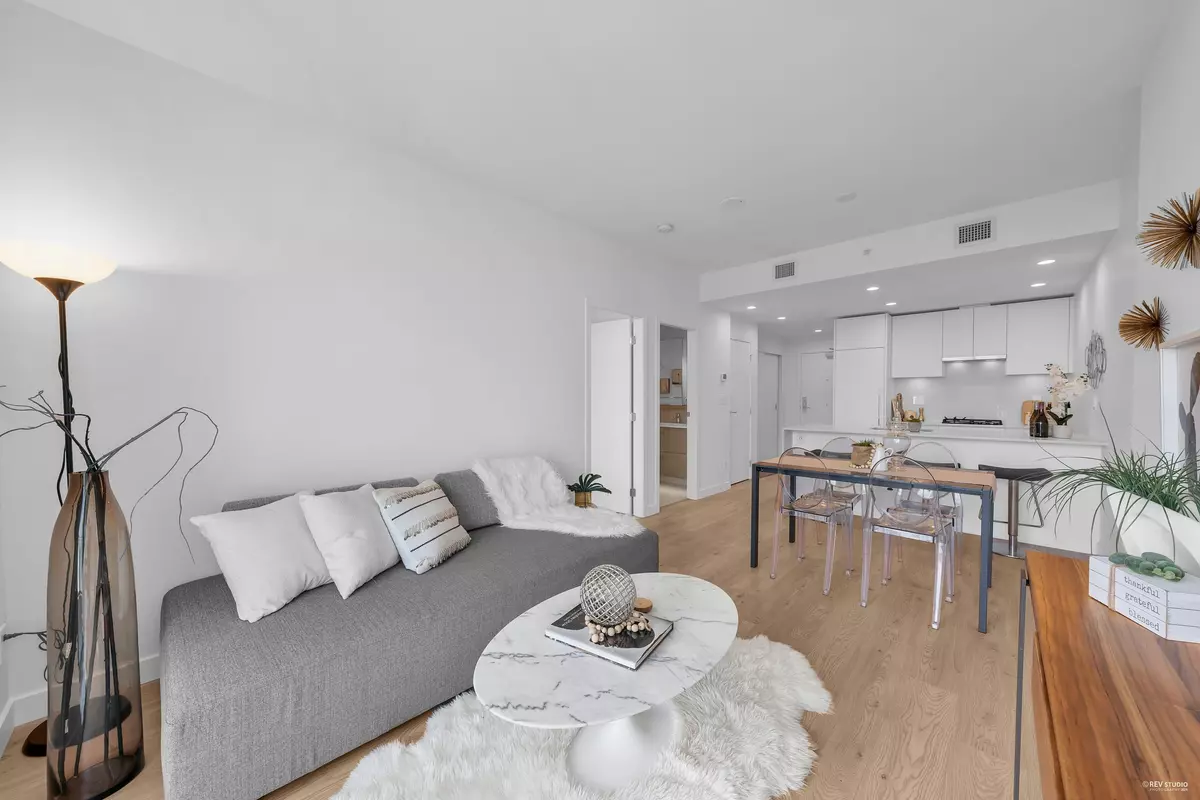 Burnaby, BC V5C 0N4,2181 Madison AVE #3208