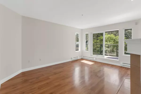 Vancouver, BC V5P 2S2,2250 SE Marine DR #109