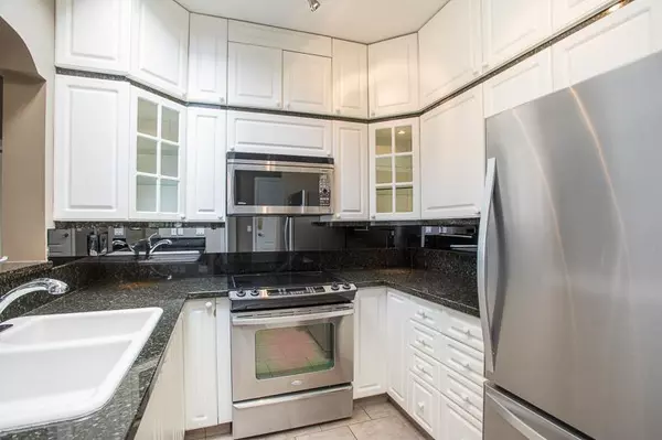 Richmond, BC V6Y 1L6,8380 Jones RD #301