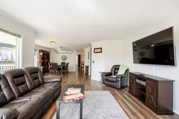 Harrison Hot Springs, BC V0M 1A3,310 Chestnut AVE