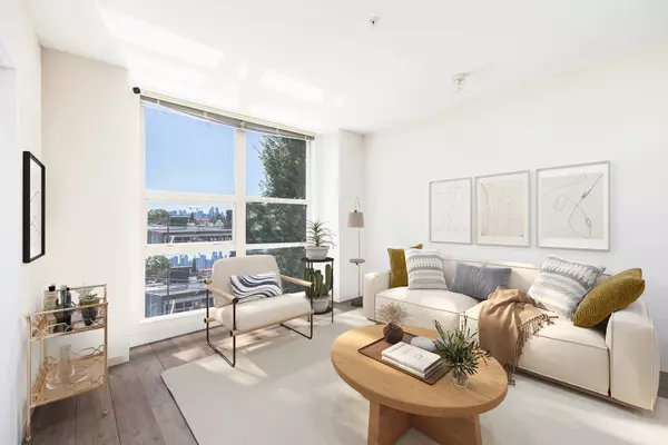 North Vancouver, BC V7P 0B3,1182 W 16th ST #205