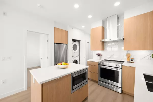 Burnaby, BC V3N 0J5,7799 17th ST #406