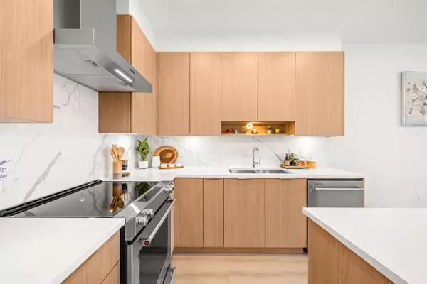 Burnaby, BC V3N 0J5,7799 17th ST #406