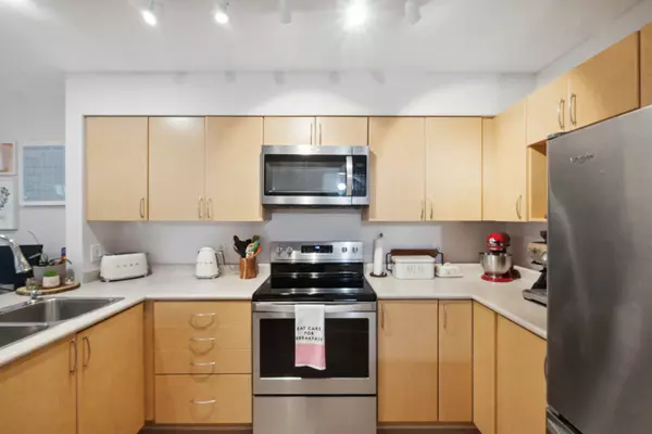 Surrey, BC V4N 5G3,8775 161 ST #45