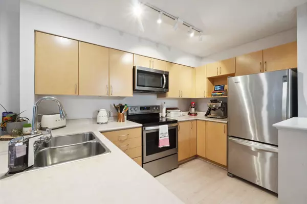 Surrey, BC V4N 5G3,8775 161 ST #45