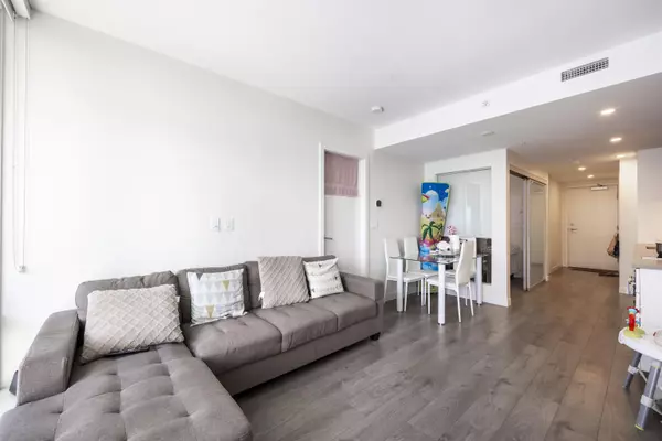 Surrey, BC V3T 0R2,13318 104 AVE #1507