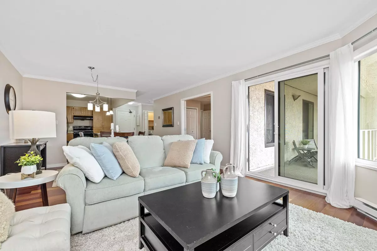 White Rock, BC V4B 5G6,1350 Vidal ST #612