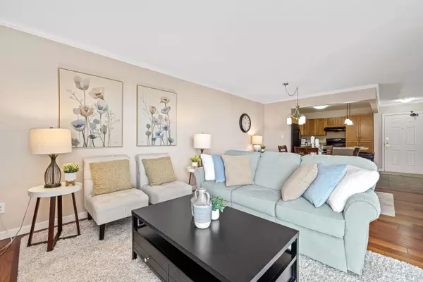 White Rock, BC V4B 5G6,1350 Vidal ST #612