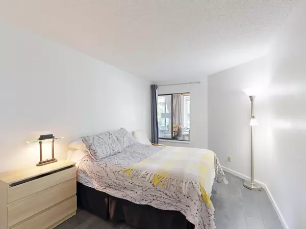 Surrey, BC V4A 1X6,15275 19 AVE #303