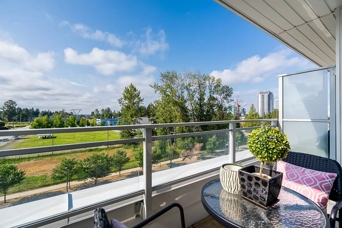 Surrey, BC V3T 0M7,10581 140 ST #510